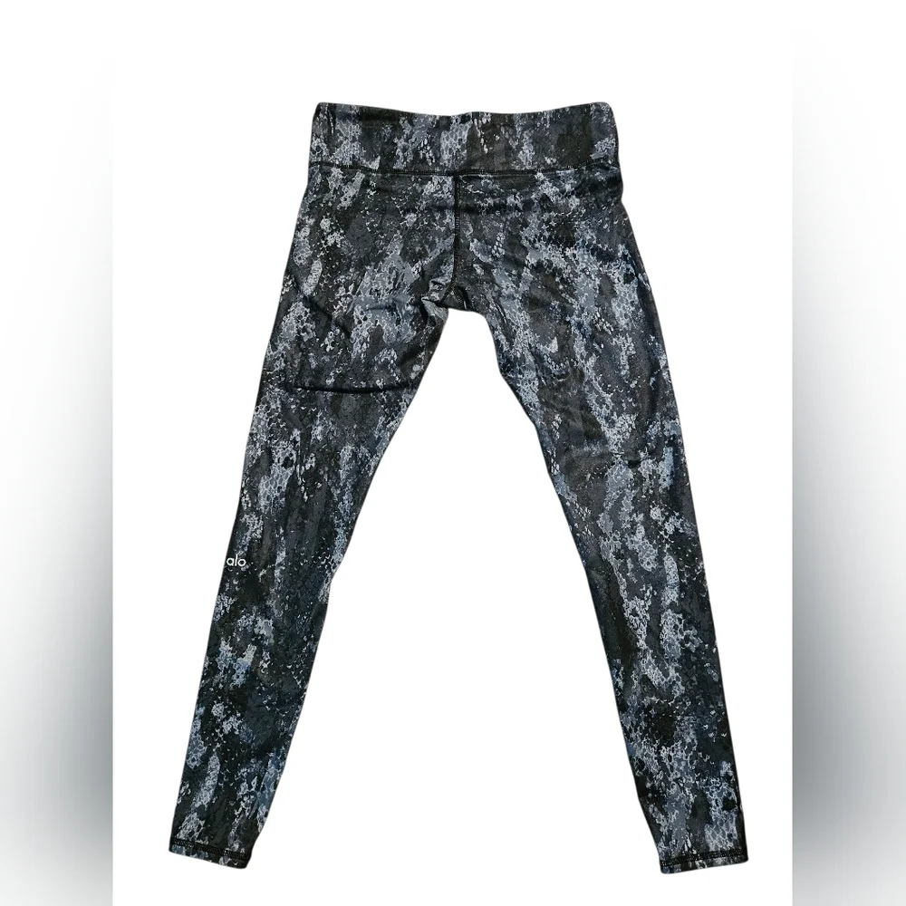 Alo Leggings Size Medium - Picture 2 of 3
